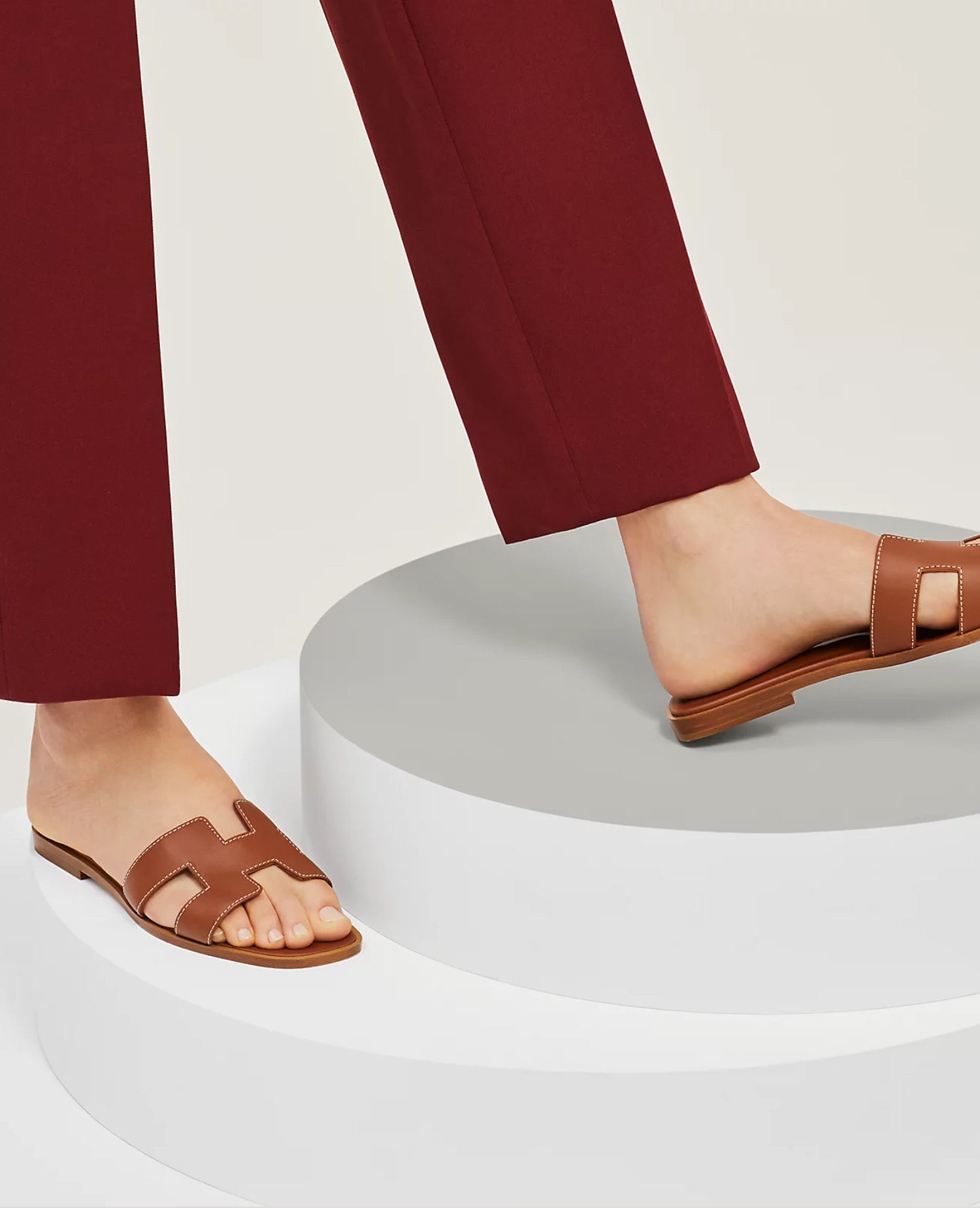 صندل هيرمس أوران ذهبي