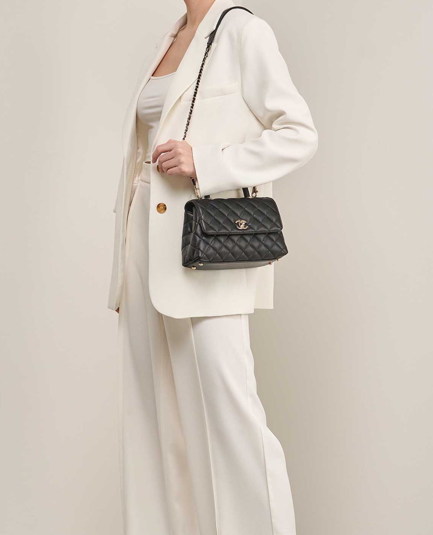 حقيبة شانيل فلاب بمقبض علوي سوداء