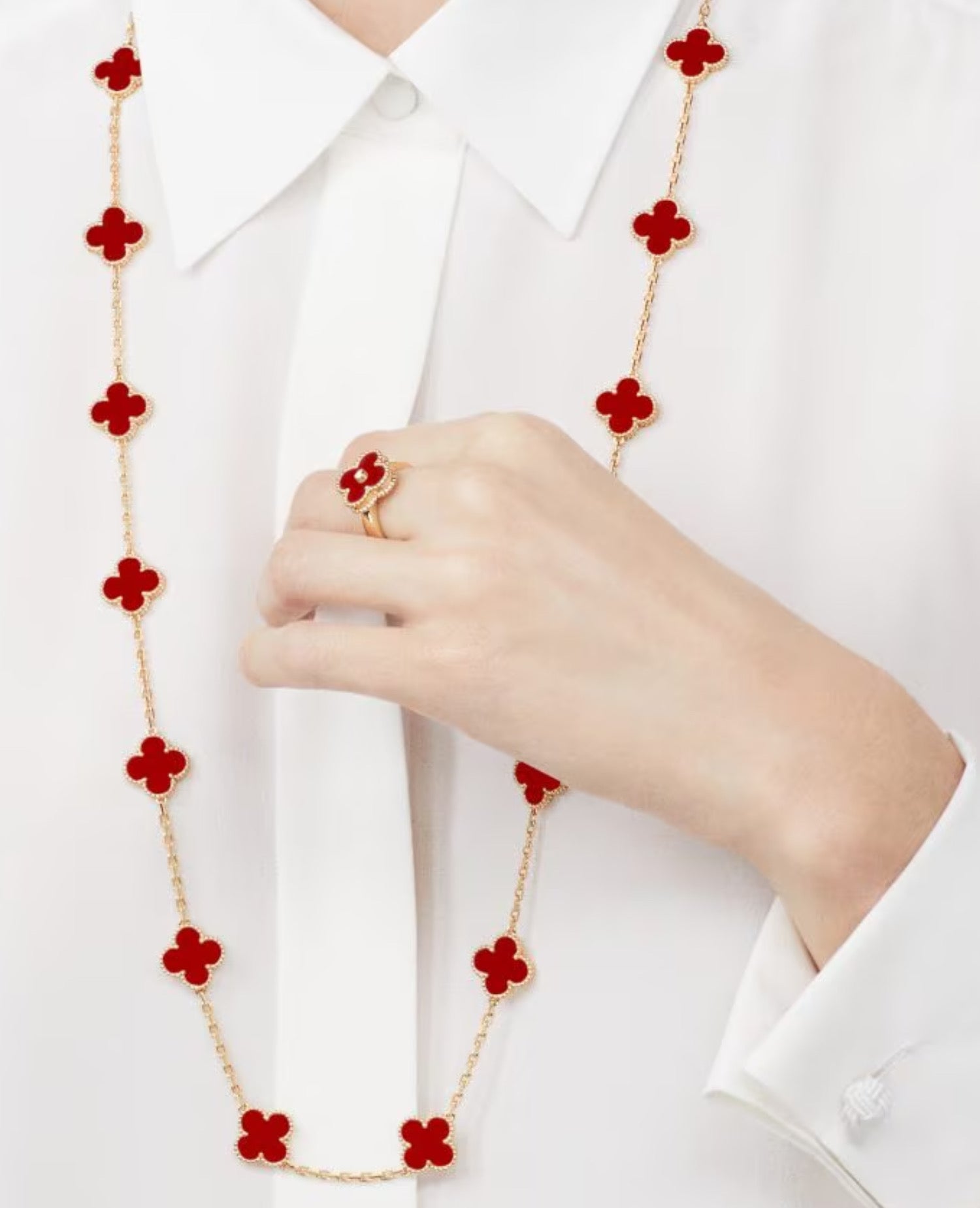 VCF Vintage Alhambra Ring, yellow gold, Carnelian, Diamond