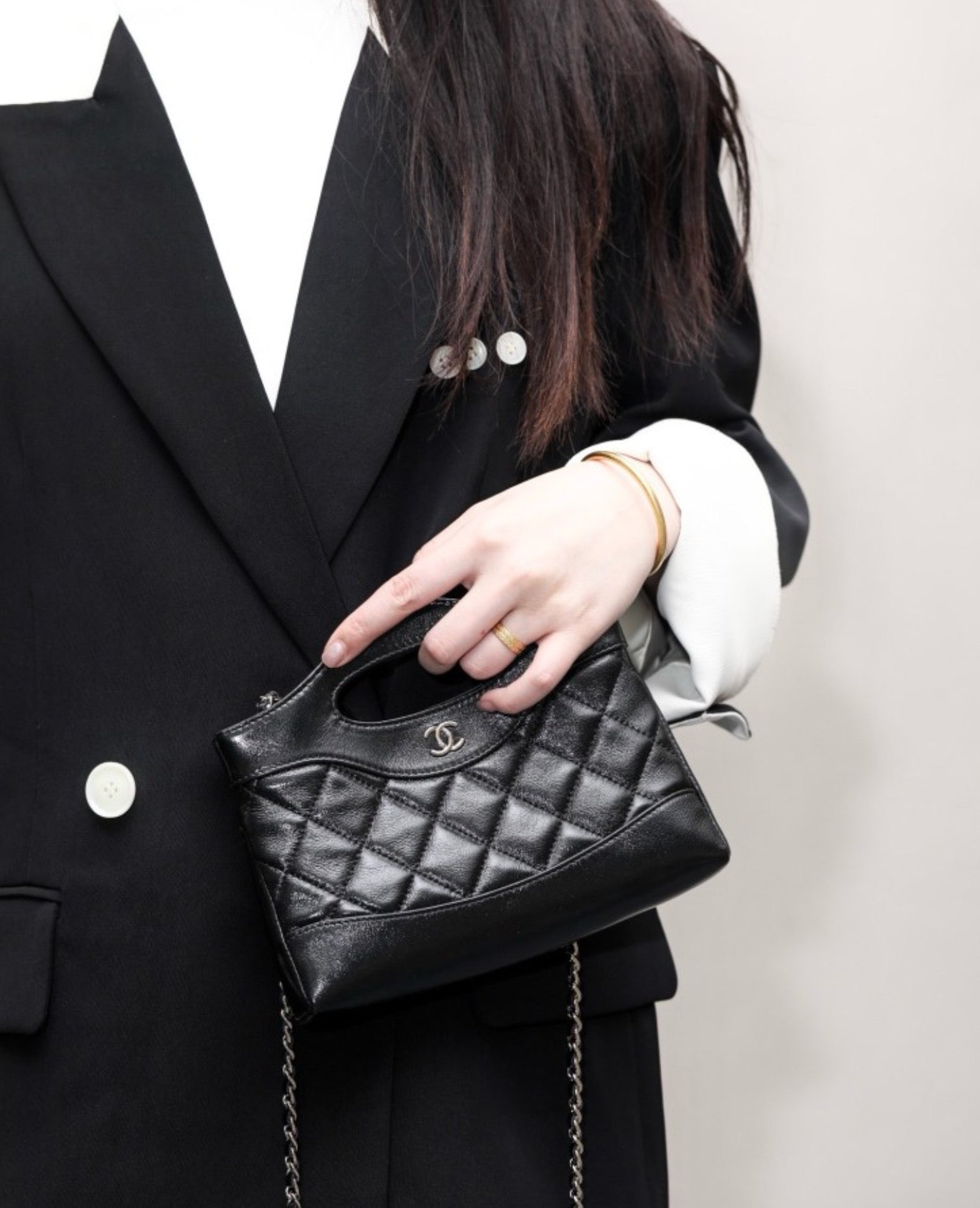 COCO Shiny Nano 31 Shopping Leather Bag Black