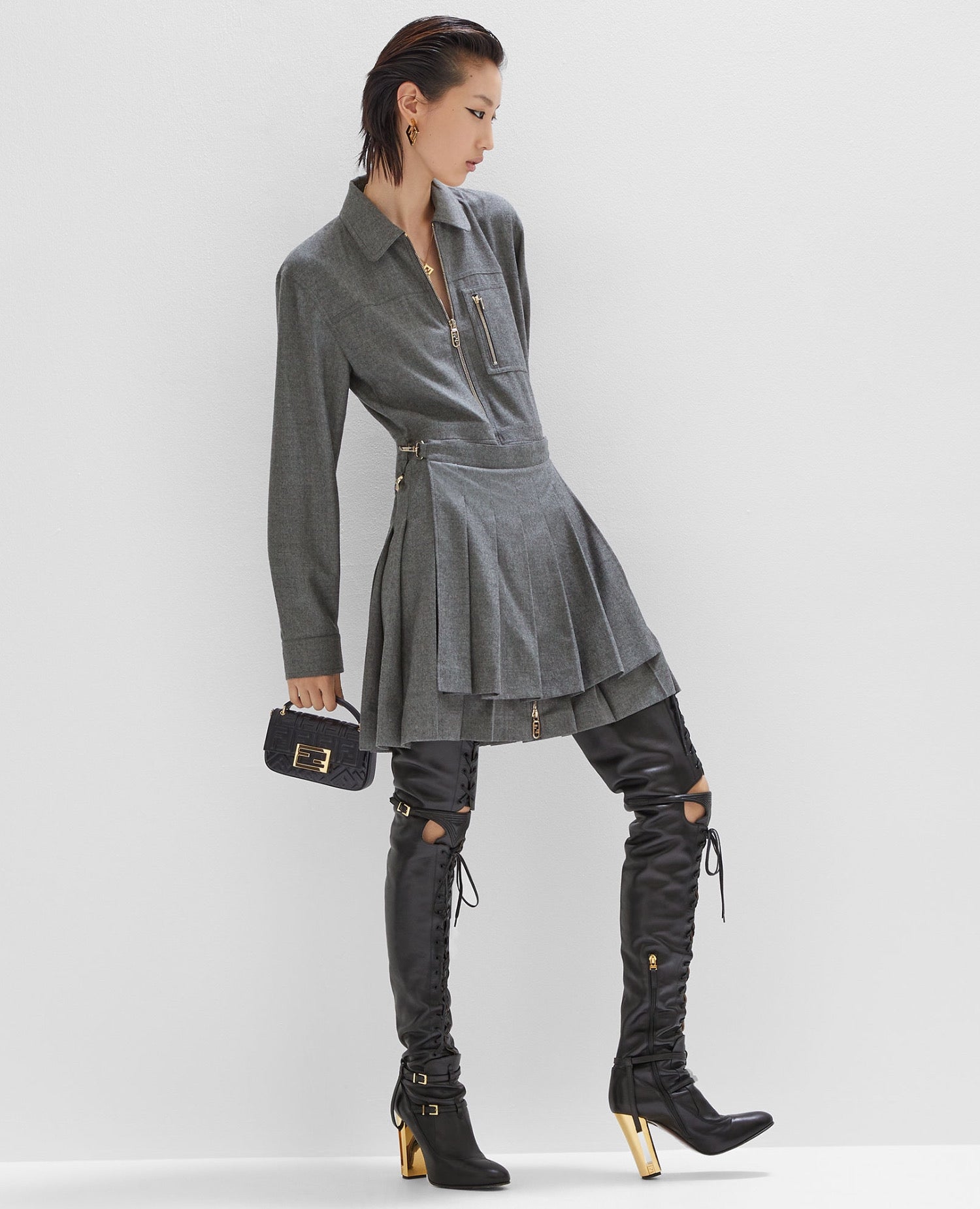 حقيبة هاتف فندي باغيت أسود