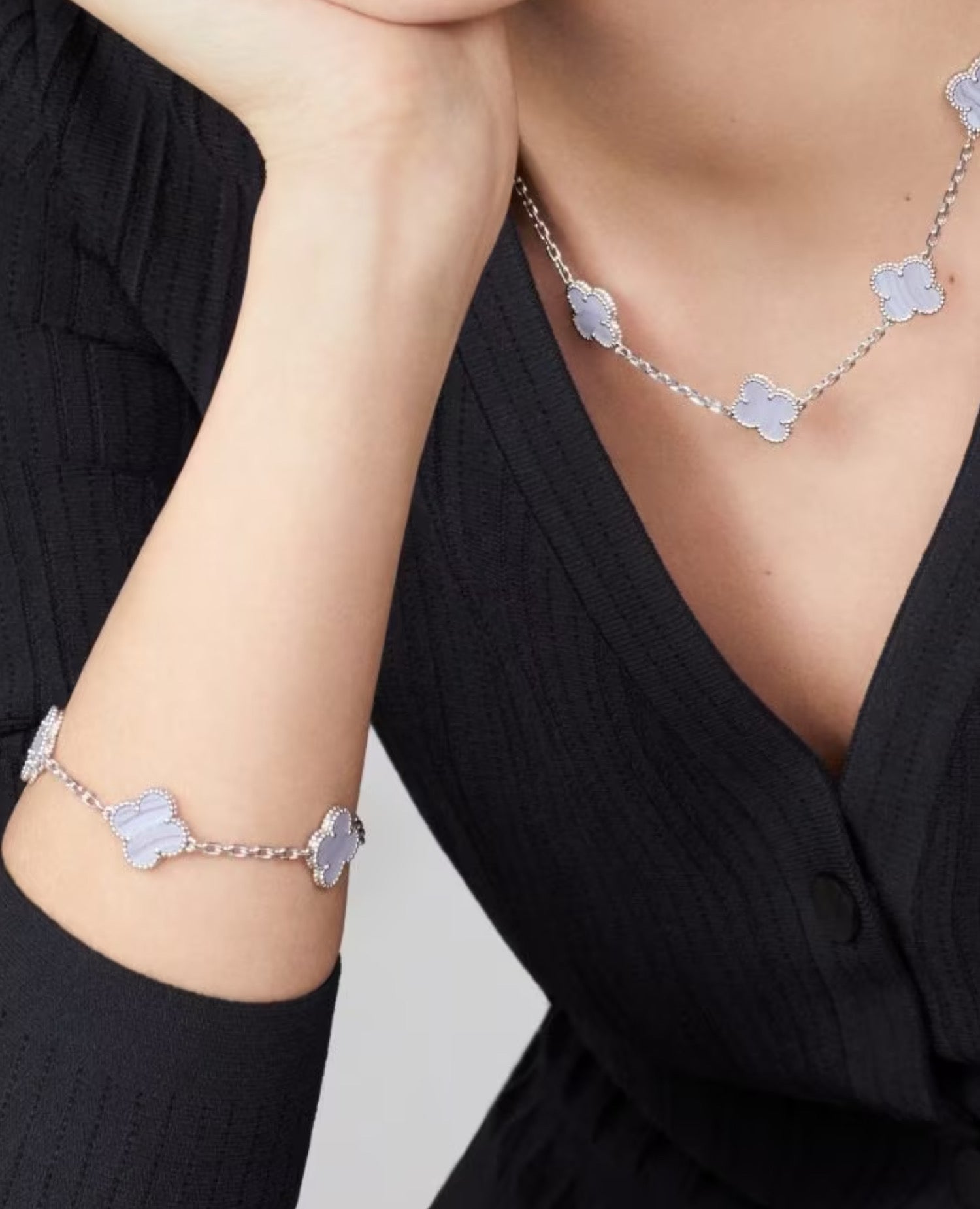 VCF Vintage Alhambra bracelet, 5 motifs, white gold, Chalcedony