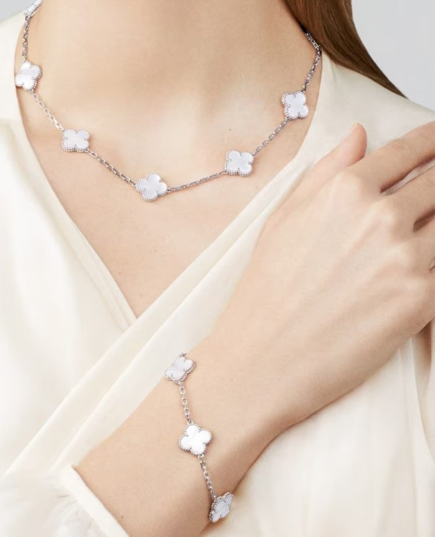 VCF Vintage Alhambra bracelet, 5 motifs, white gold, Mother-of-pearl