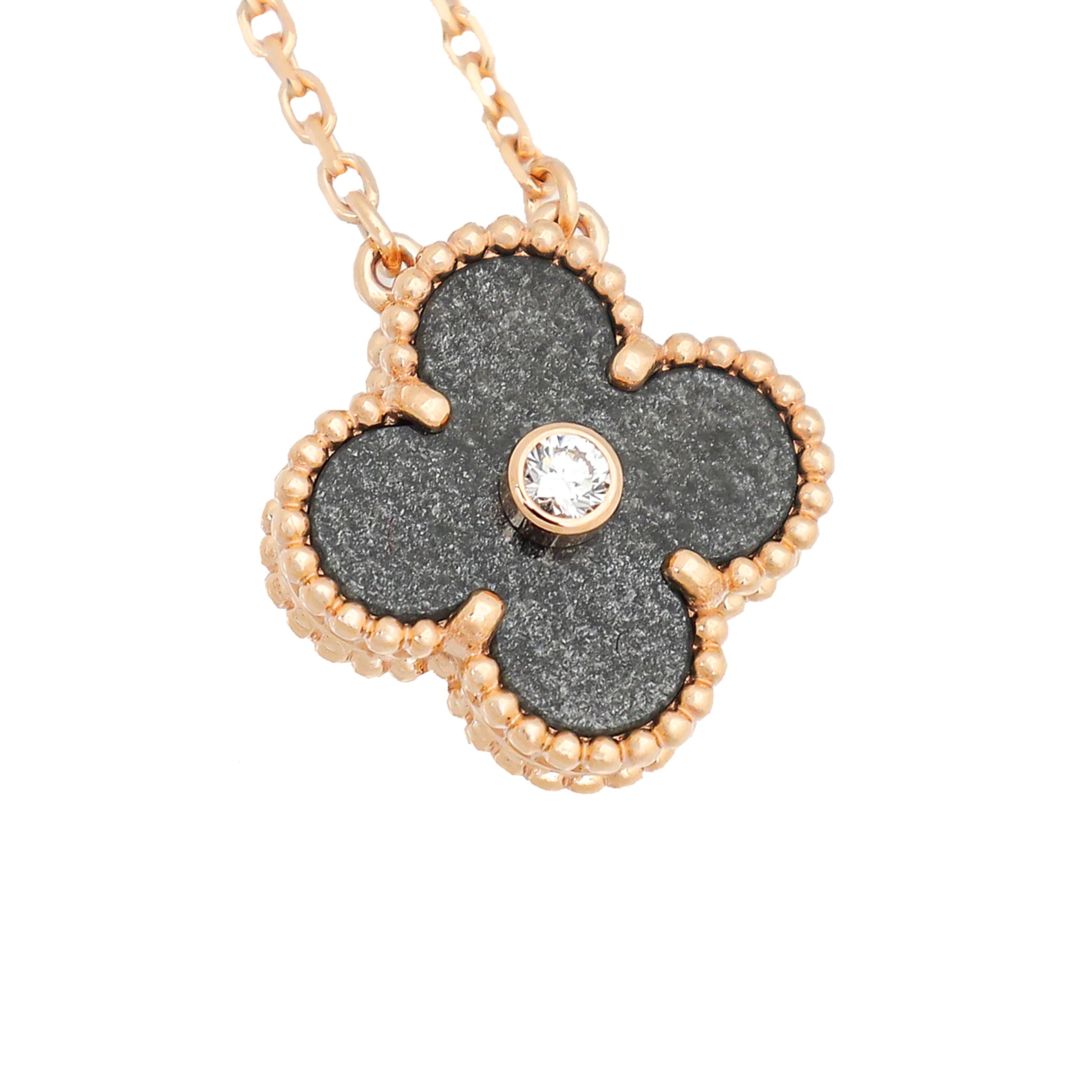  قلادة فان كليف آند أربيلز فينتاج ألهامبرا هوليداي 2023